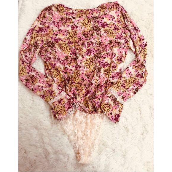 FREE PEOPLE Heat Wave Pink Floral Long Sleeve Bodysuit Thong‎ Crochet Lace New - Picture 12 of 13